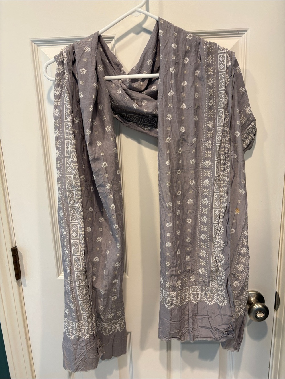 VINTAGE Gray Printed Lightweight Scarf - Unbranded
